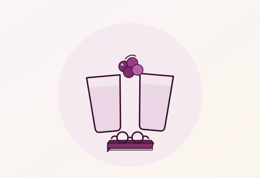 Ilustração de dois copos de suco de uva lado a lado, com uvas e óculos de leitura, para a terceira idade
